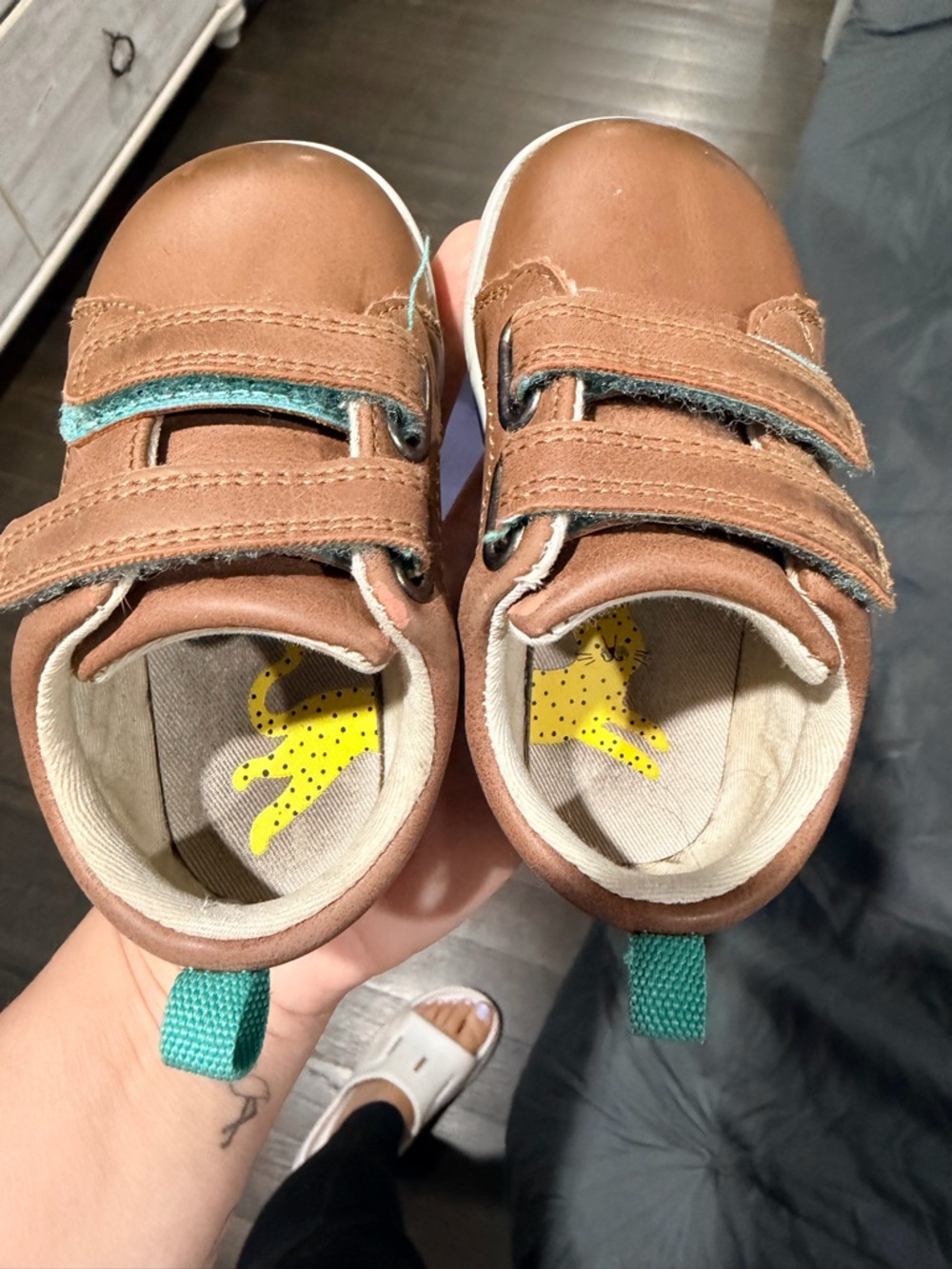 Toddler Brown Hook-and-Loop Walker Shoes with Teal Pull Tab